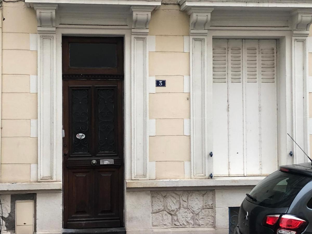 Appartement F3 Agreable Vichy Bagian luar foto